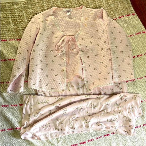 Carole Hochman 2 piece set Pink Floral nightgown with matching robe/top - Picture 1 of 7